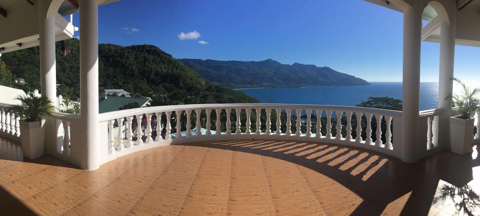 Petit Amour Villa Glacis  Екстериор снимка